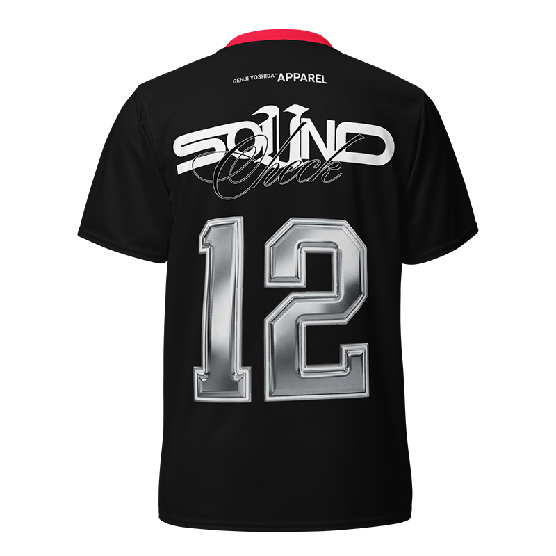 Schwarzes Sporttrikot von hinten, roter Kragen, weißer Schriftzug SOUND CHECK und silberne Rückennummer 12